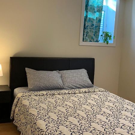 Finished 2 Bedroom Apartment In An Upscale Area Of เอแจ็กซ์ ภายนอก รูปภาพ