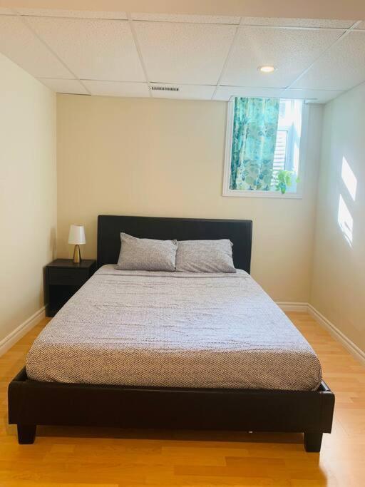 Finished 2 Bedroom Apartment In An Upscale Area Of เอแจ็กซ์ ภายนอก รูปภาพ
